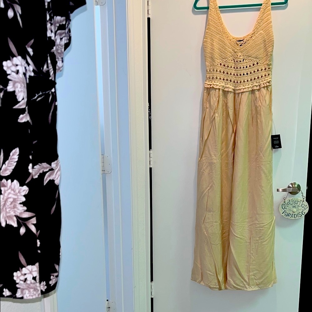 NWTs Cream Crocheted Top Sleeveless Jumpsuit Size Medium